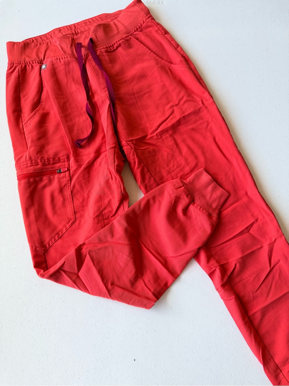 FIGS Womens Red Scrub Set - Red - Picture 5 of 7